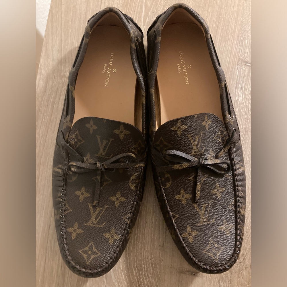 New, Authentic Louis Vuitton Monogrammed Driver Moccasin Shoes 11.5